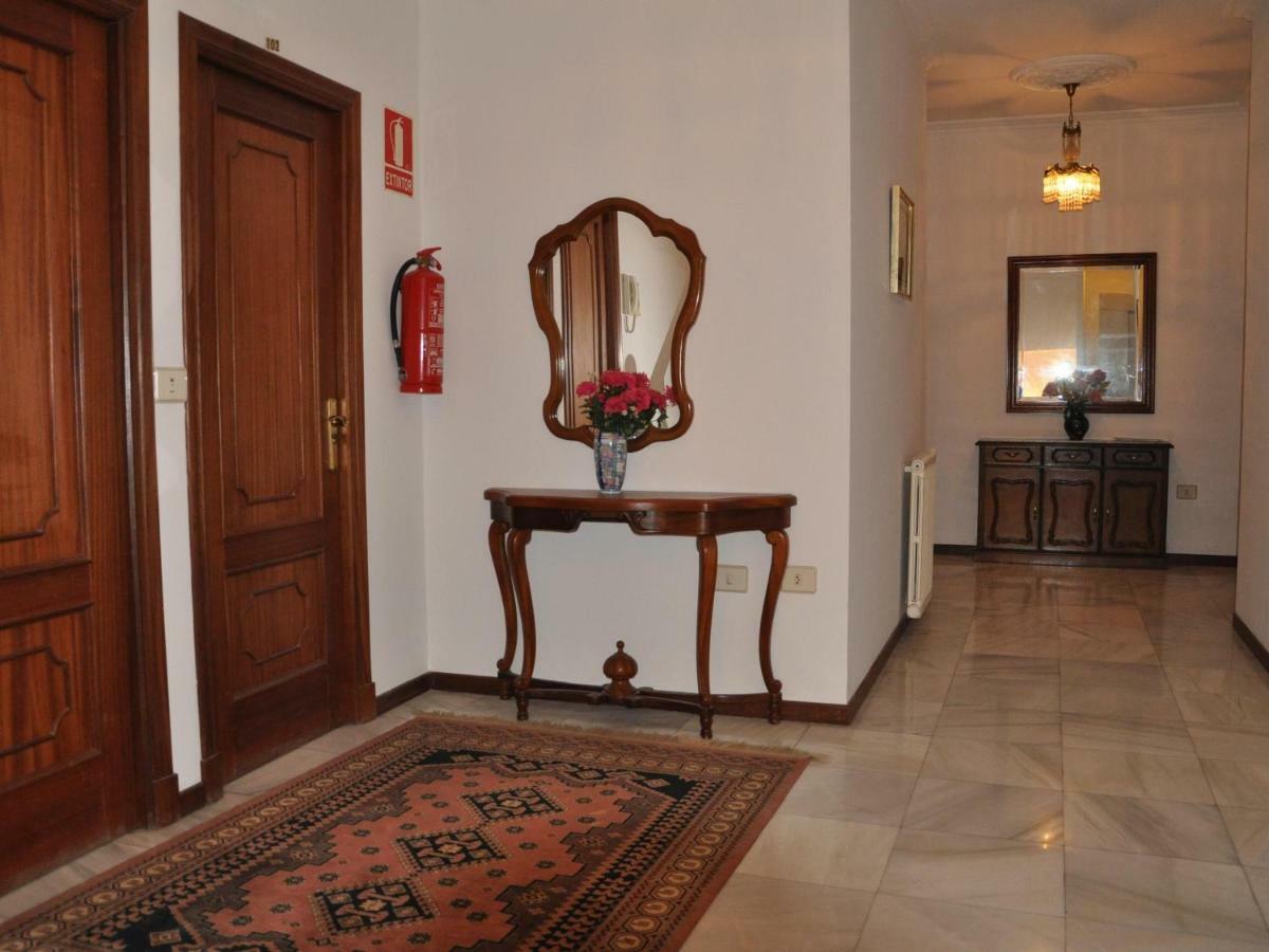 Hostal Mourelos О Грове Екстериор снимка