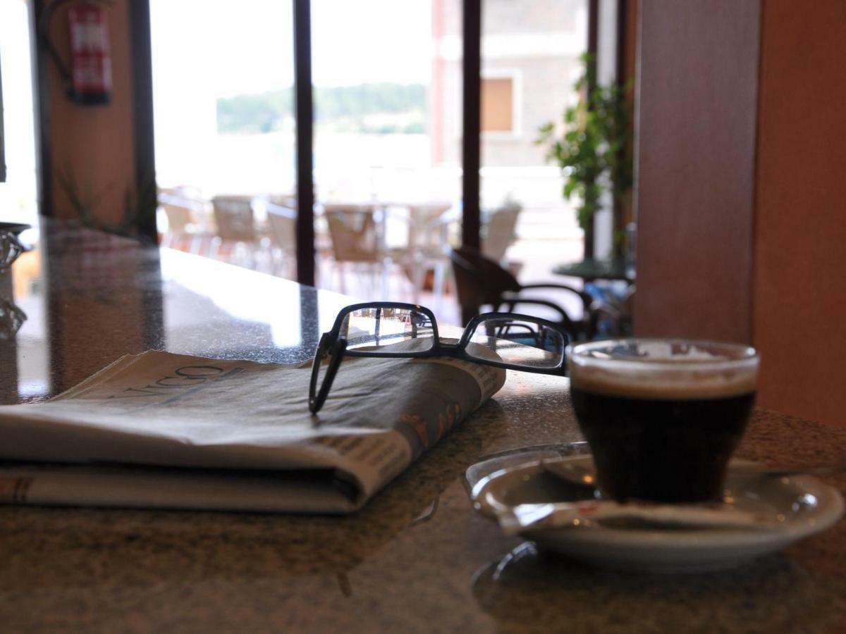 Hostal Mourelos О Грове Екстериор снимка
