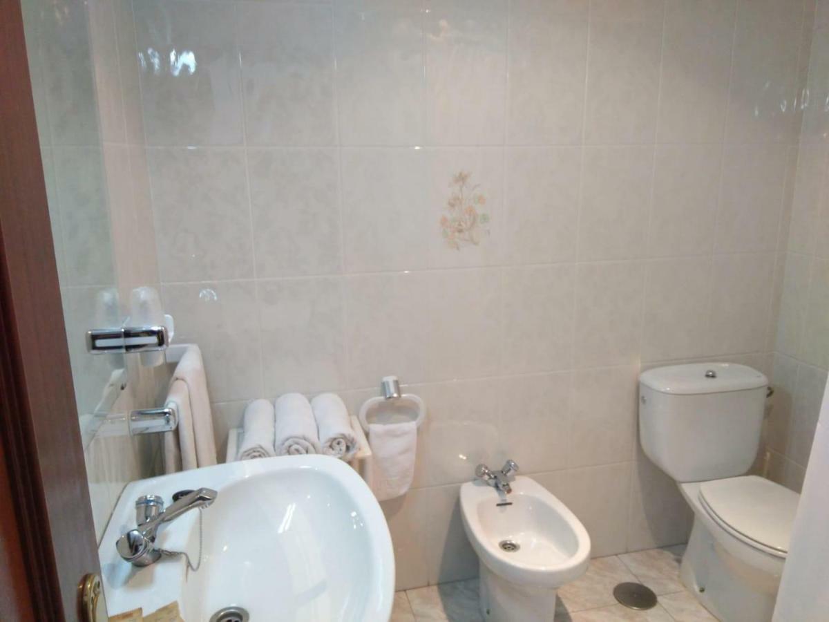 Hostal Mourelos О Грове Стая снимка