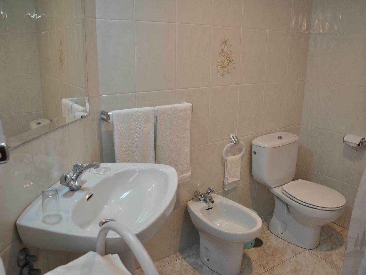 Hostal Mourelos О Грове Стая снимка