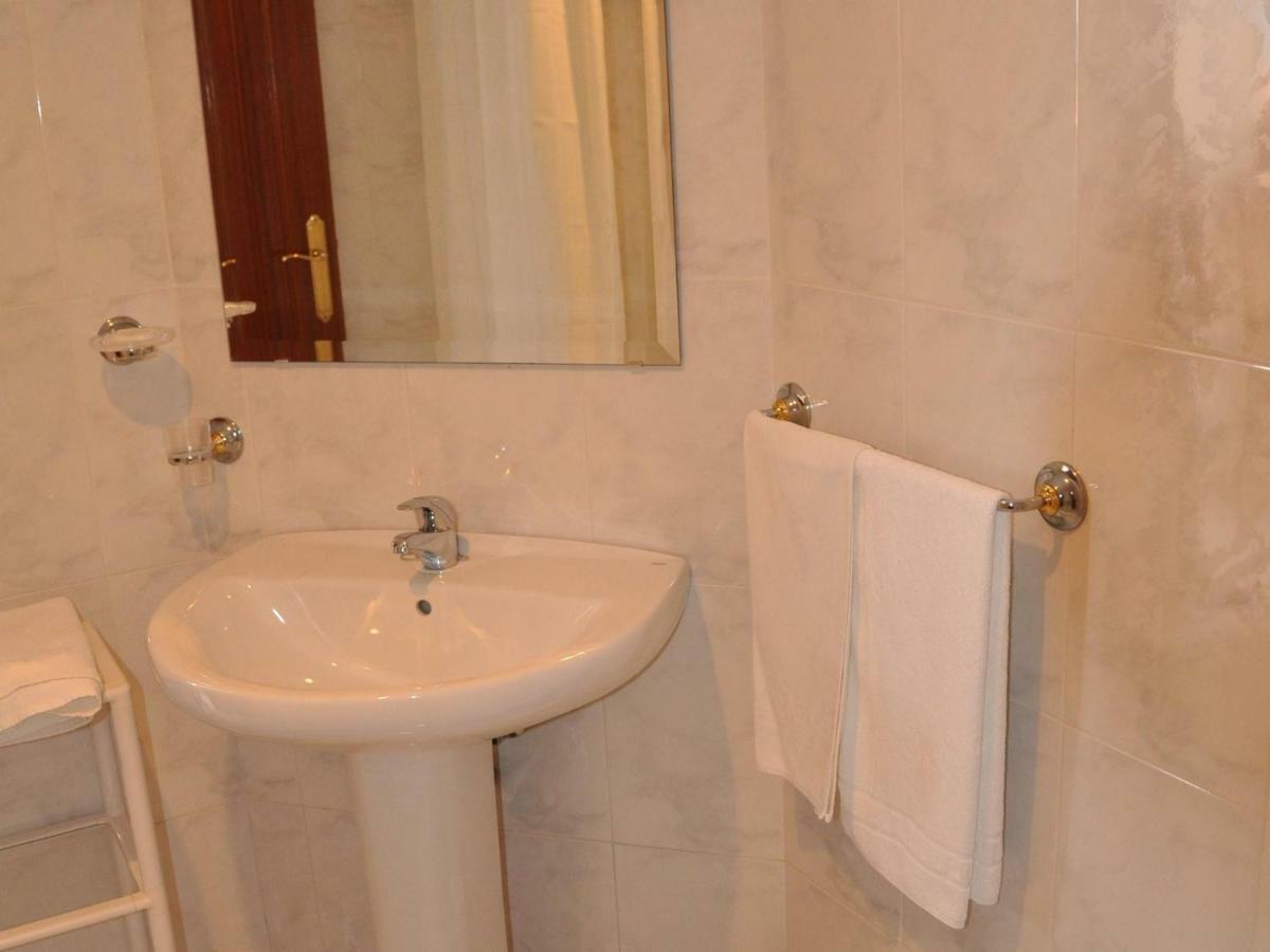 Hostal Mourelos О Грове Стая снимка